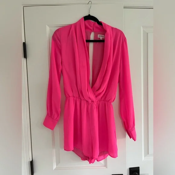 Superdown Hot Pink Romper Size S - Picture 4 of 5